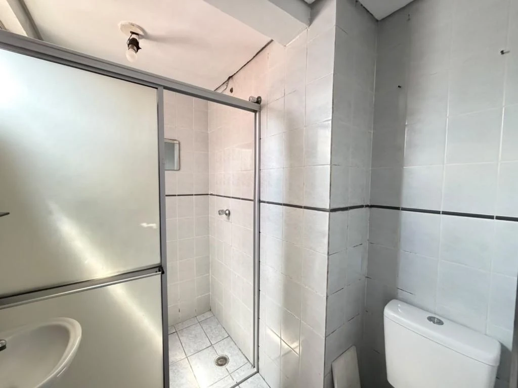 Китнет на 32 м² з об’єднаними зоною вітальні та кімнатою і 1 санвузлом — photo 5