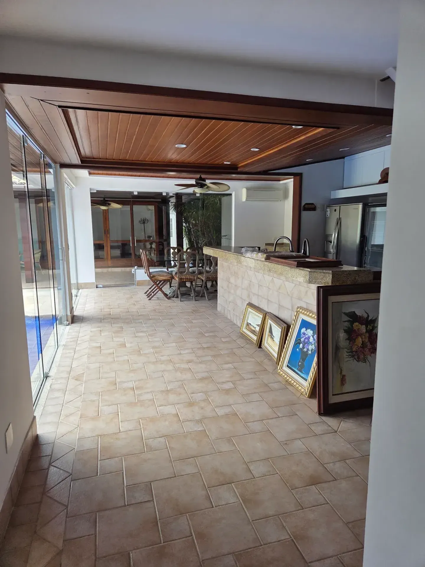 Casa com 5 quartos e 5 banheiros e varanda envidraçada — photo 35