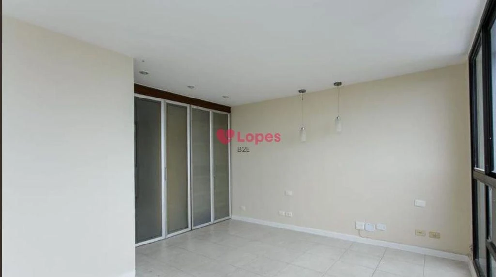 Duplex penthouse with 3 en-suite bedrooms and glass balcony — photo 46