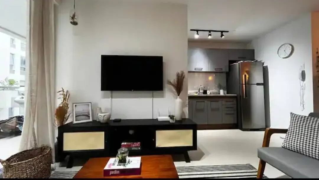 2-bedroom apartment with a mountain view in Rio de Janeiro — photo 10