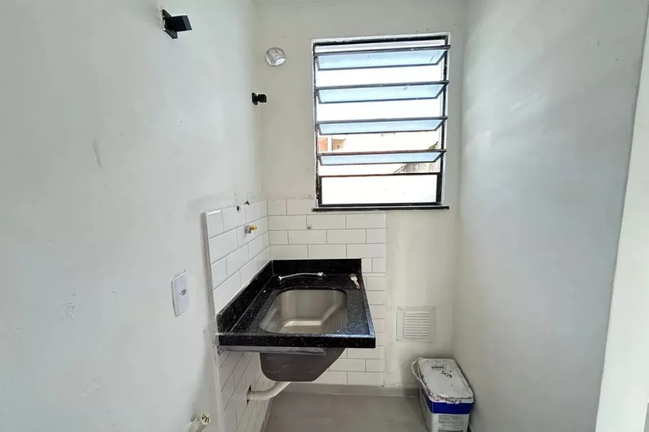 2-bedroom apartment with an open-plan kitchen — photo 26