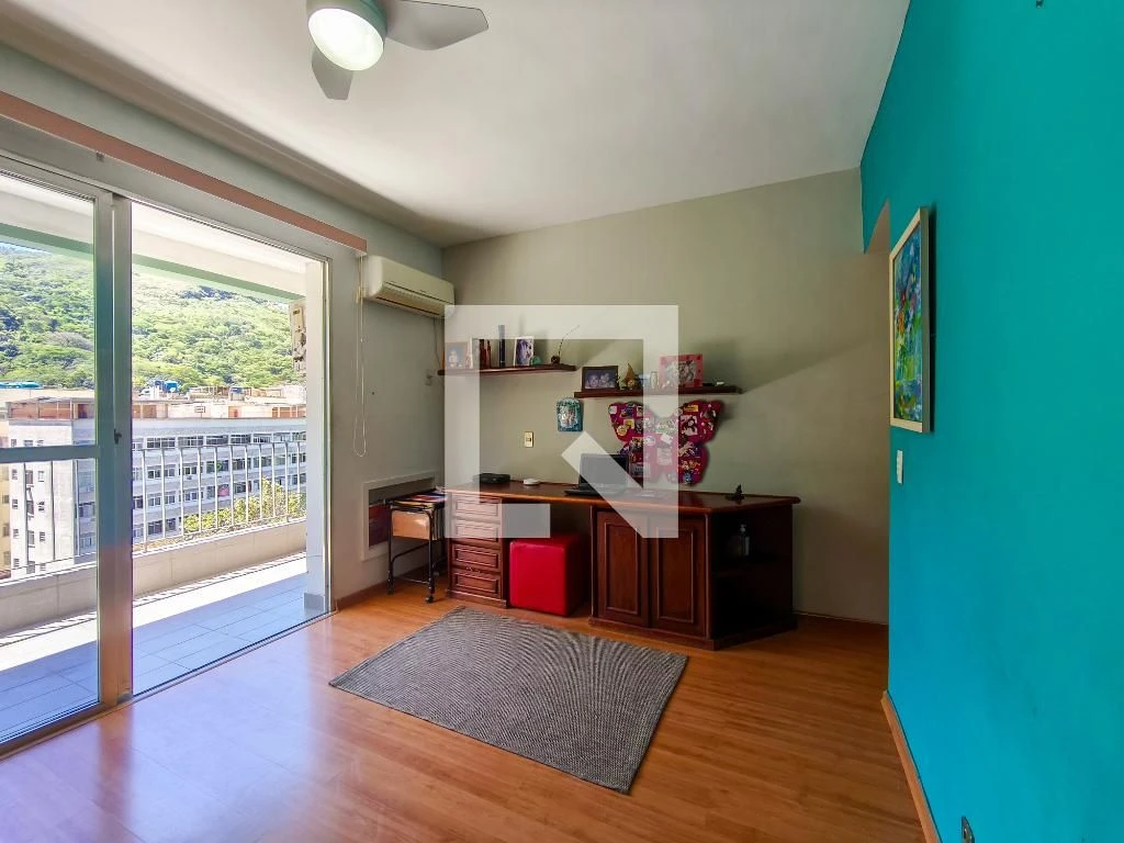 Furnished 4-bedroom apartment with balcony — photo 123