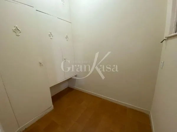 Apartment on the 6th floor with wood or laminate floors — photo 24