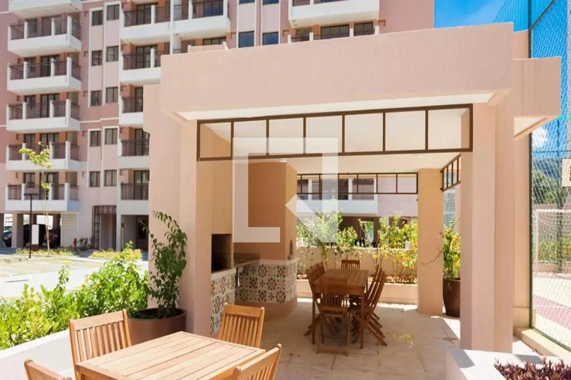 Apartamento de 89 m² com janelas do piso ao teto e closet — photo 94