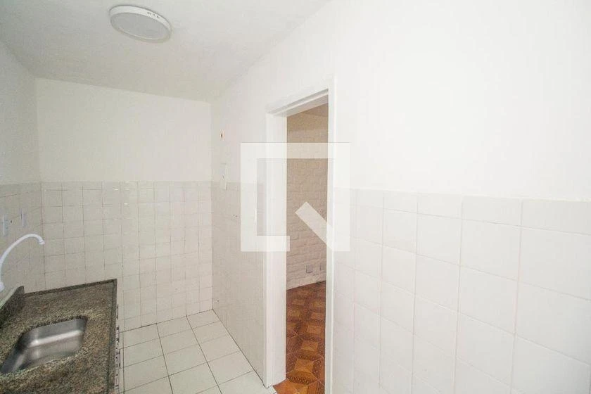 Apartamento de 1 dormitorio con cocina cerrada y 49 m²