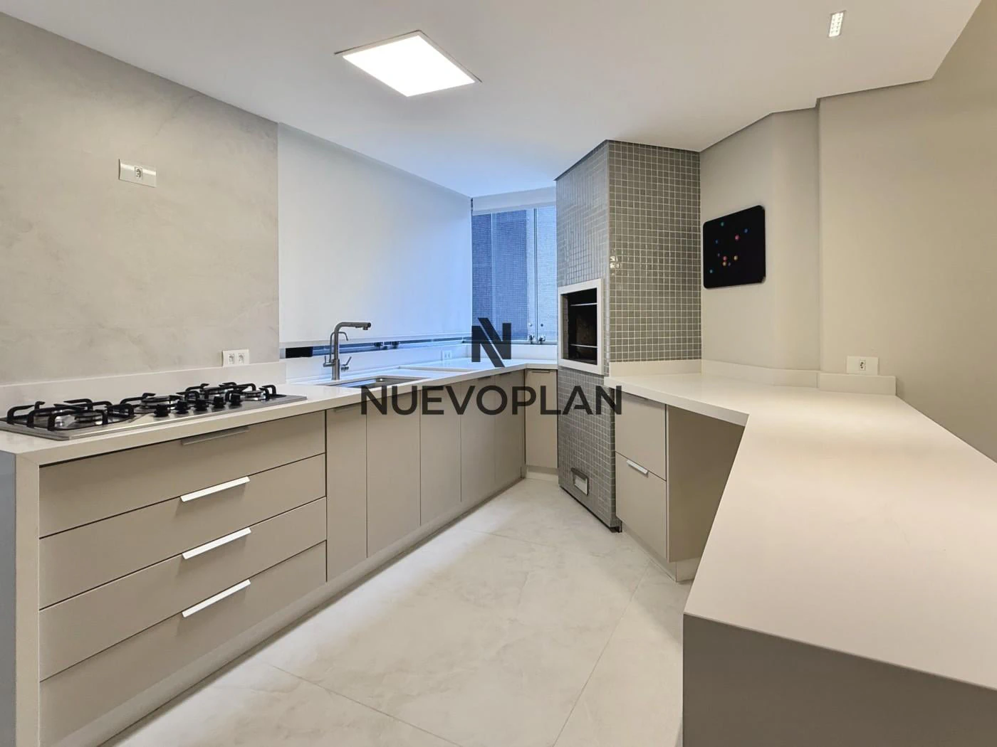 Apartment, 104 m², with a walk-in closet — photo 3