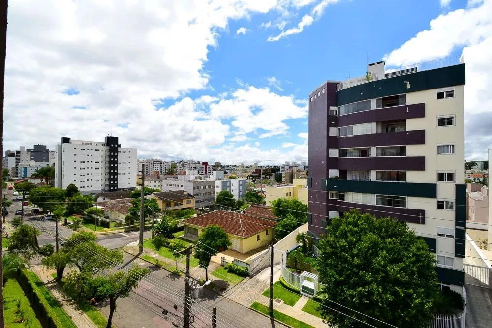 3-bedroom apartment with a bathtub in Curitiba — photo 3