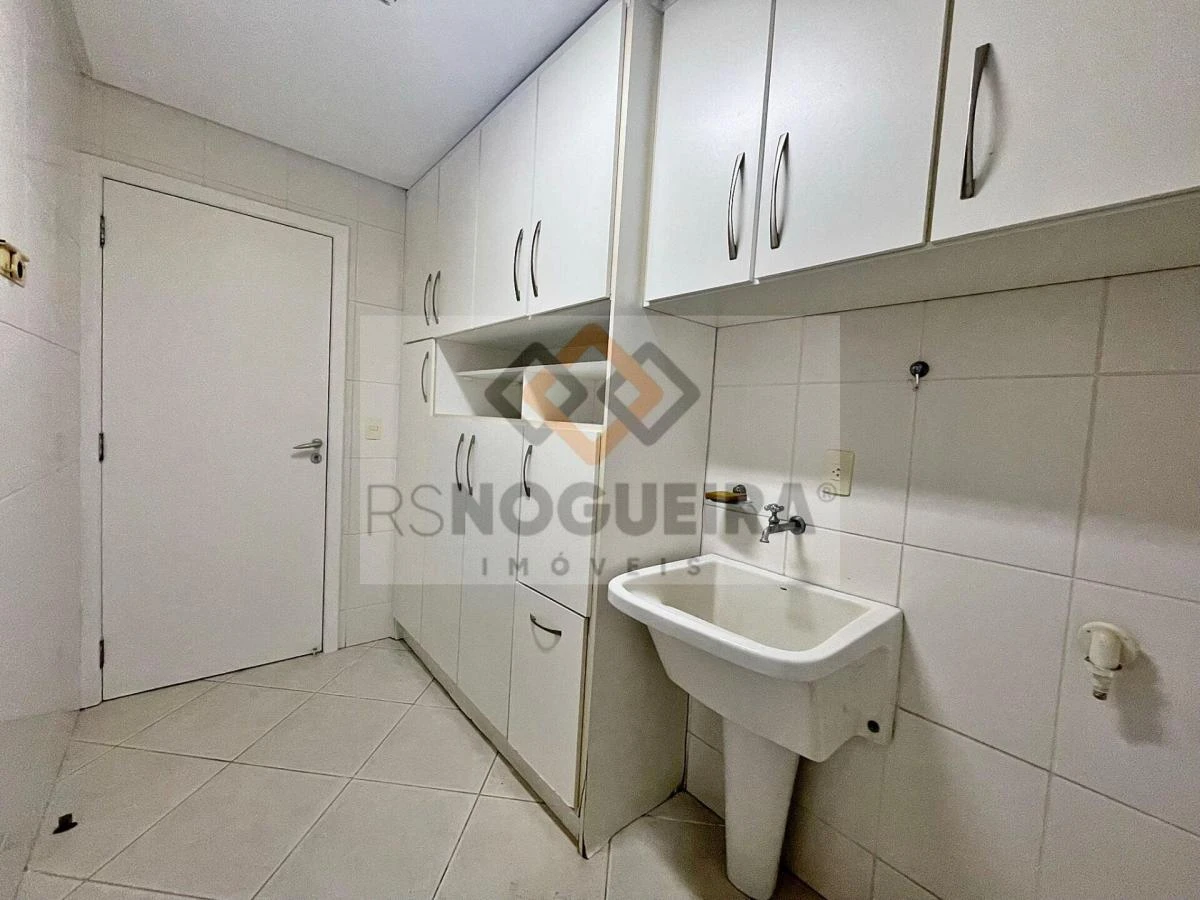 Furnished house, 317 m², with a bathtub — photo 36