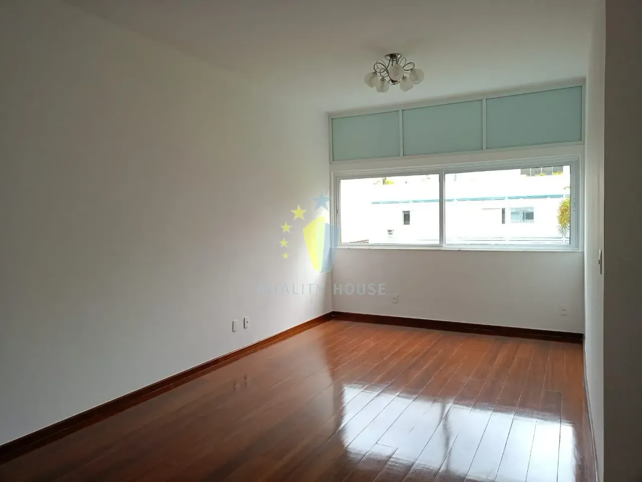 Unfurnished apartment with 3 bedrooms and 2 bathrooms — photo 12