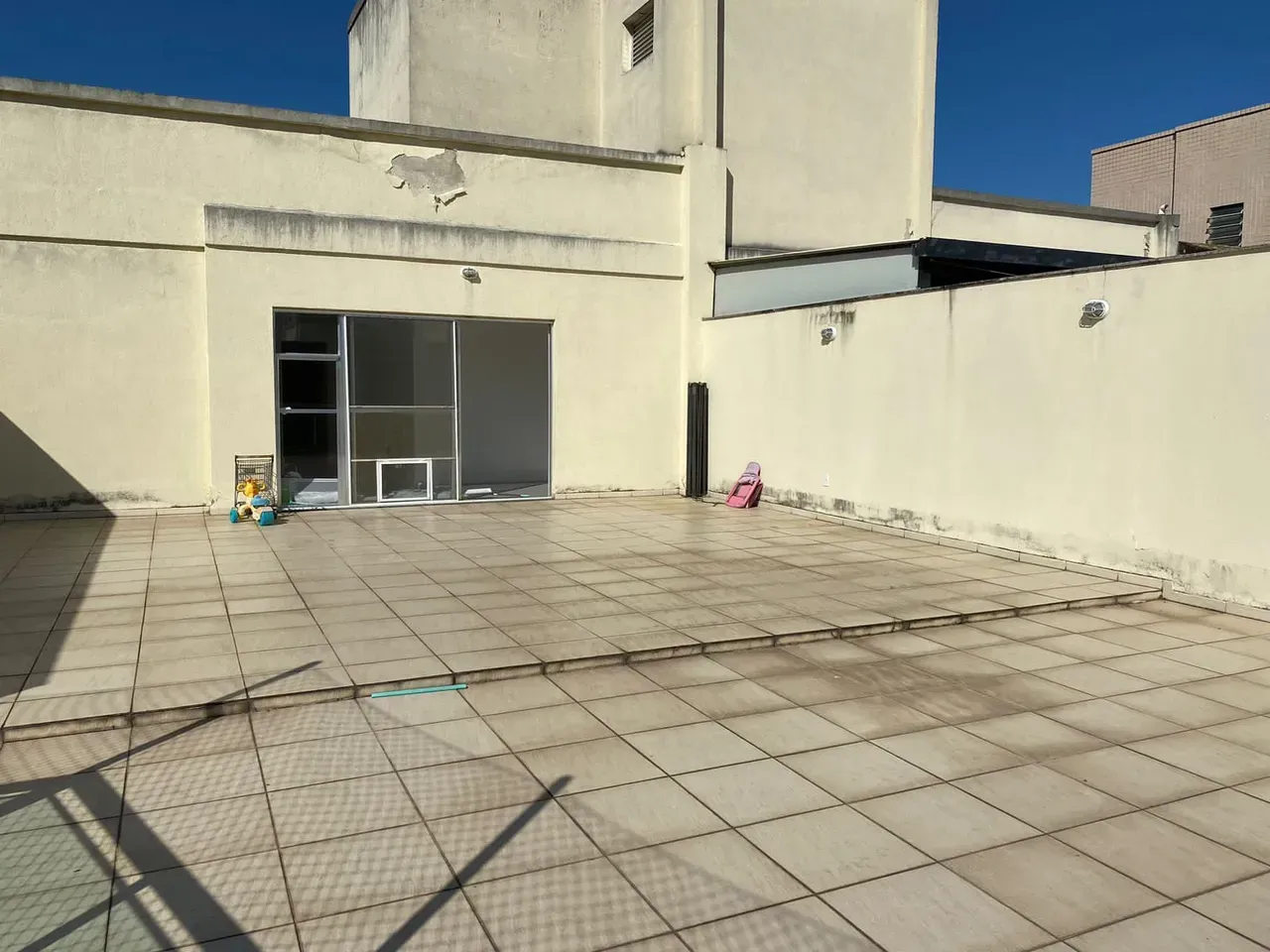 Unfurnished apartment with air conditioning and 3 bedrooms — photo 7