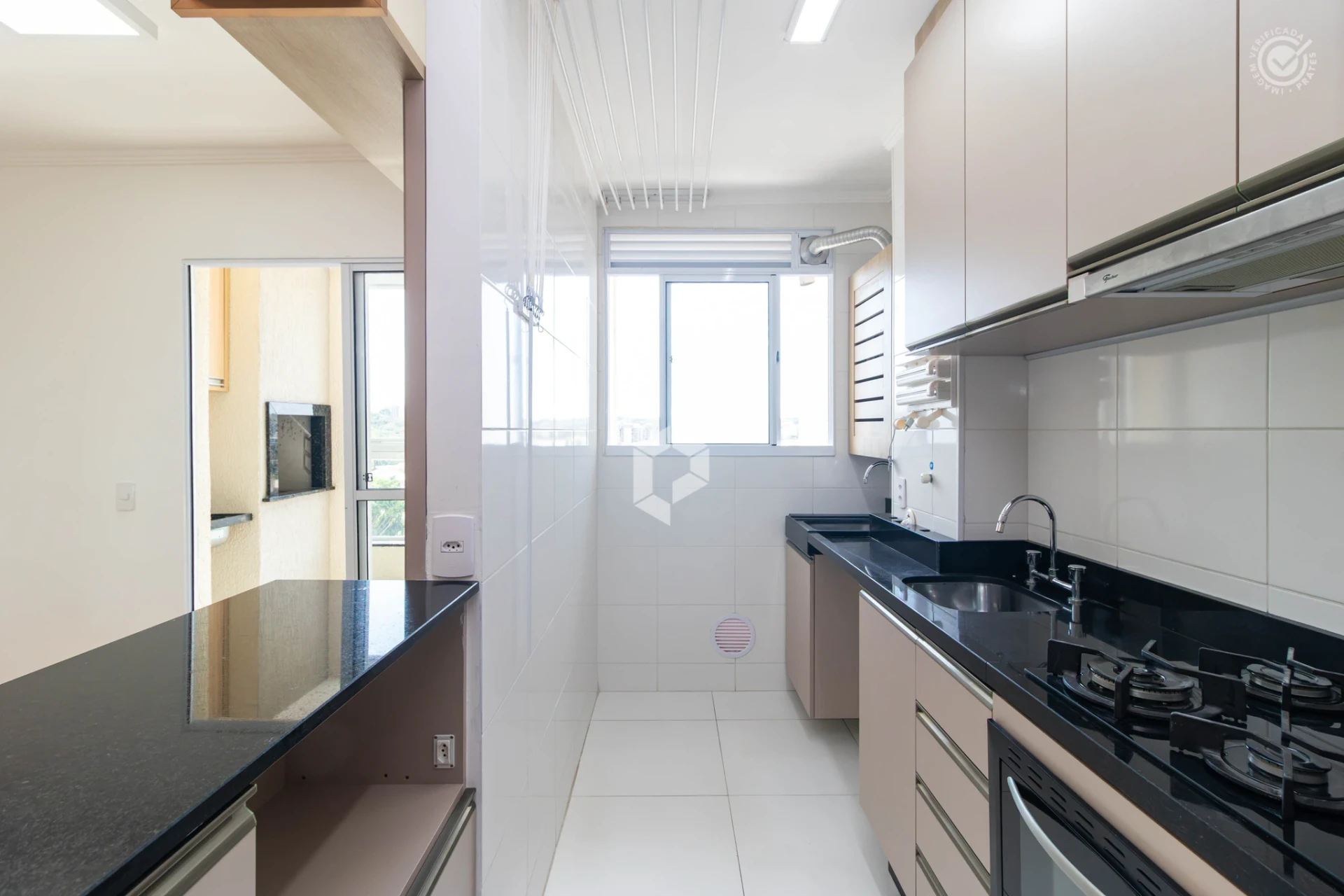 2-bedroom apartment with a grill on the balcony in Curitiba — photo 4