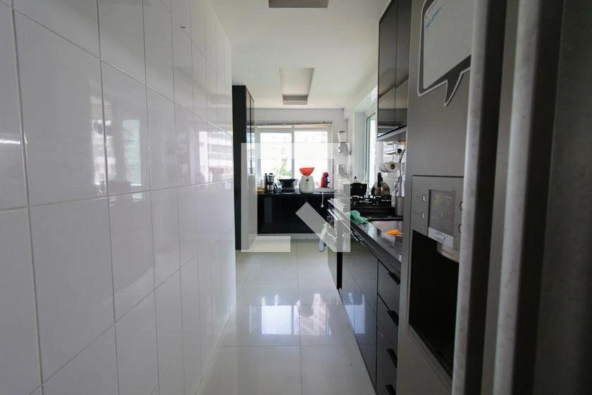 3-bedroom apartment with a home office — photo 45