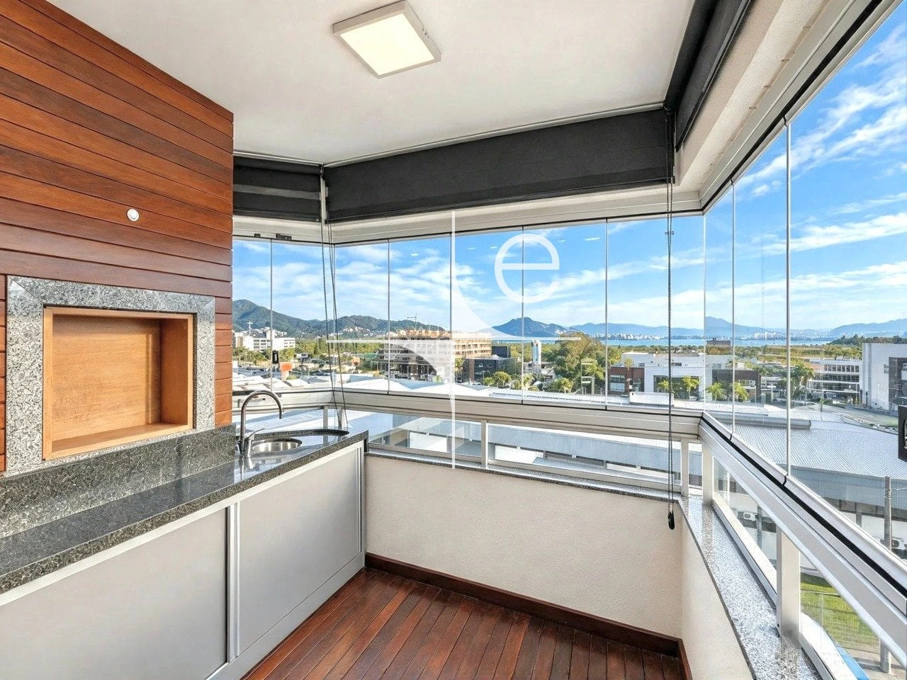 3-bedroom apartment with a water view — photo 5