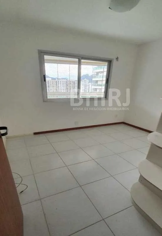 3-bedroom apartment in a building with a sauna — photo 25