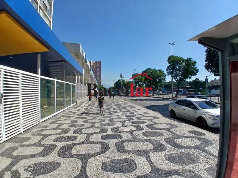 Apartamento de 1 quarto com janelas do piso ao teto, Centro — photo 8