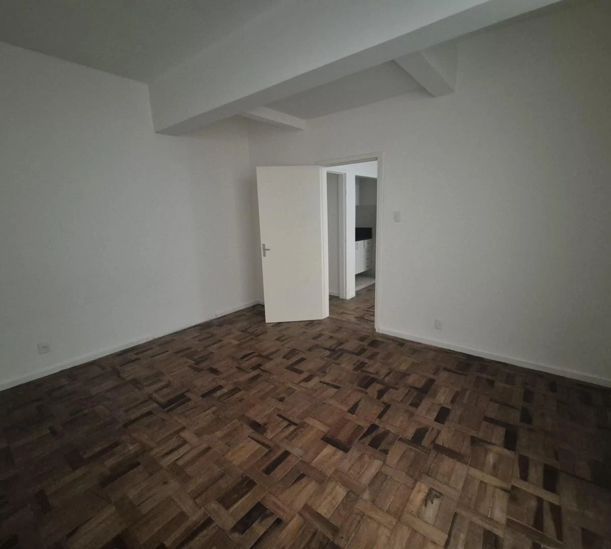 Apartment, 38 m², with wood or laminate floors — photo 11