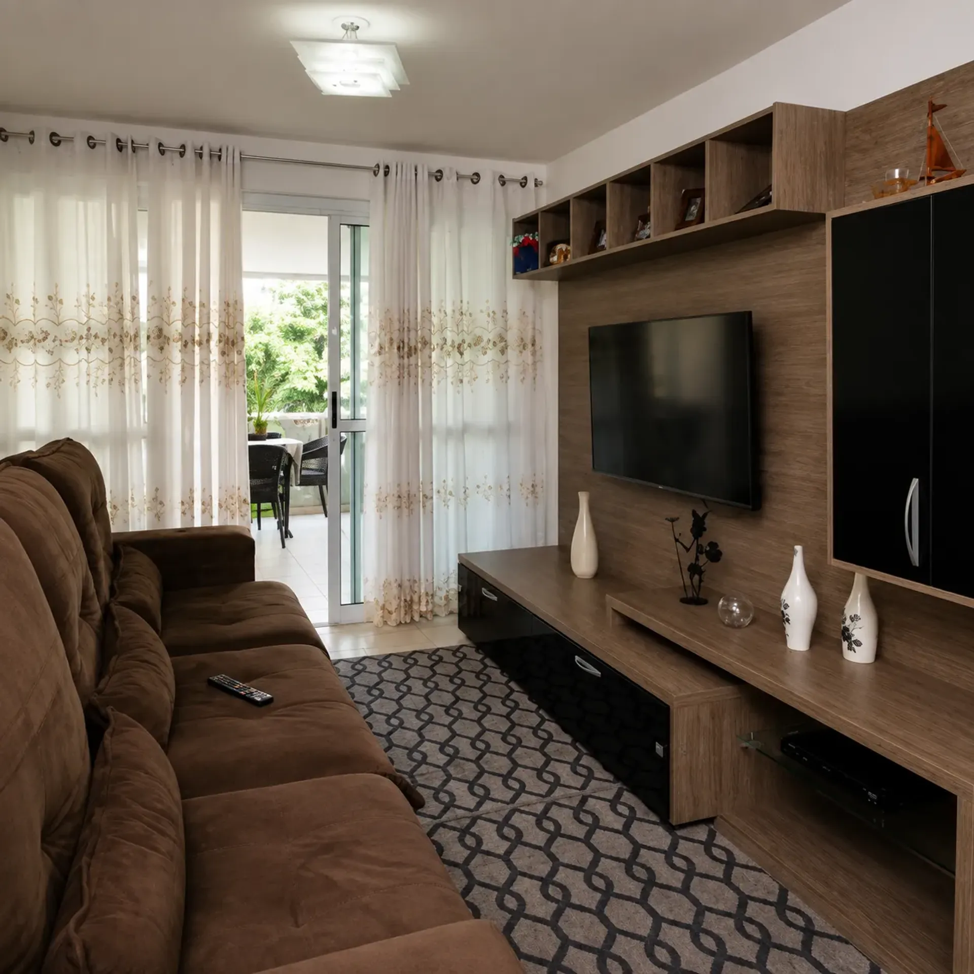 Furnished 4-bedroom apartment with a gas kitchen — photo 2