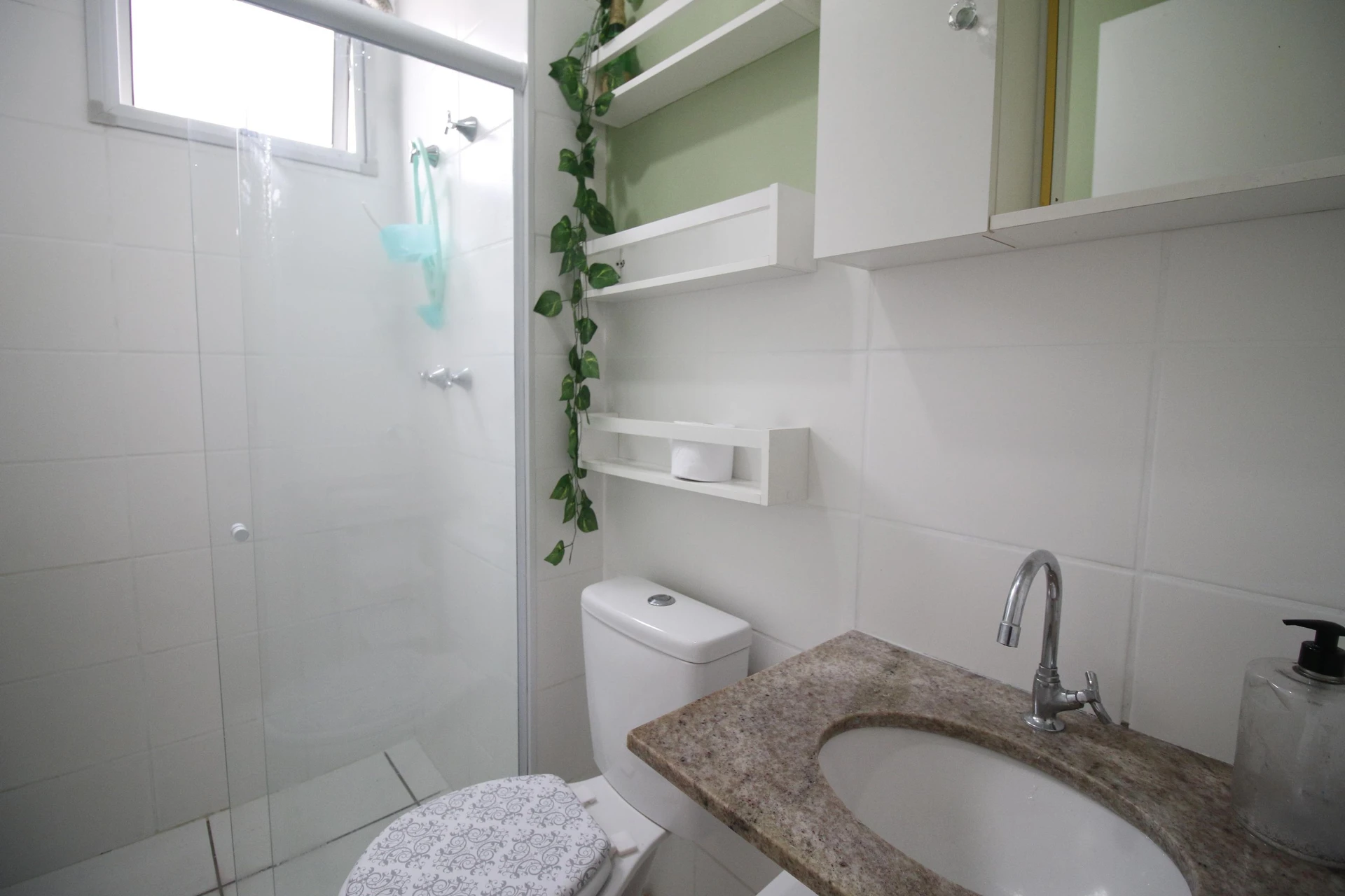 2-bedroom apartment in a building with a gym — photo 21