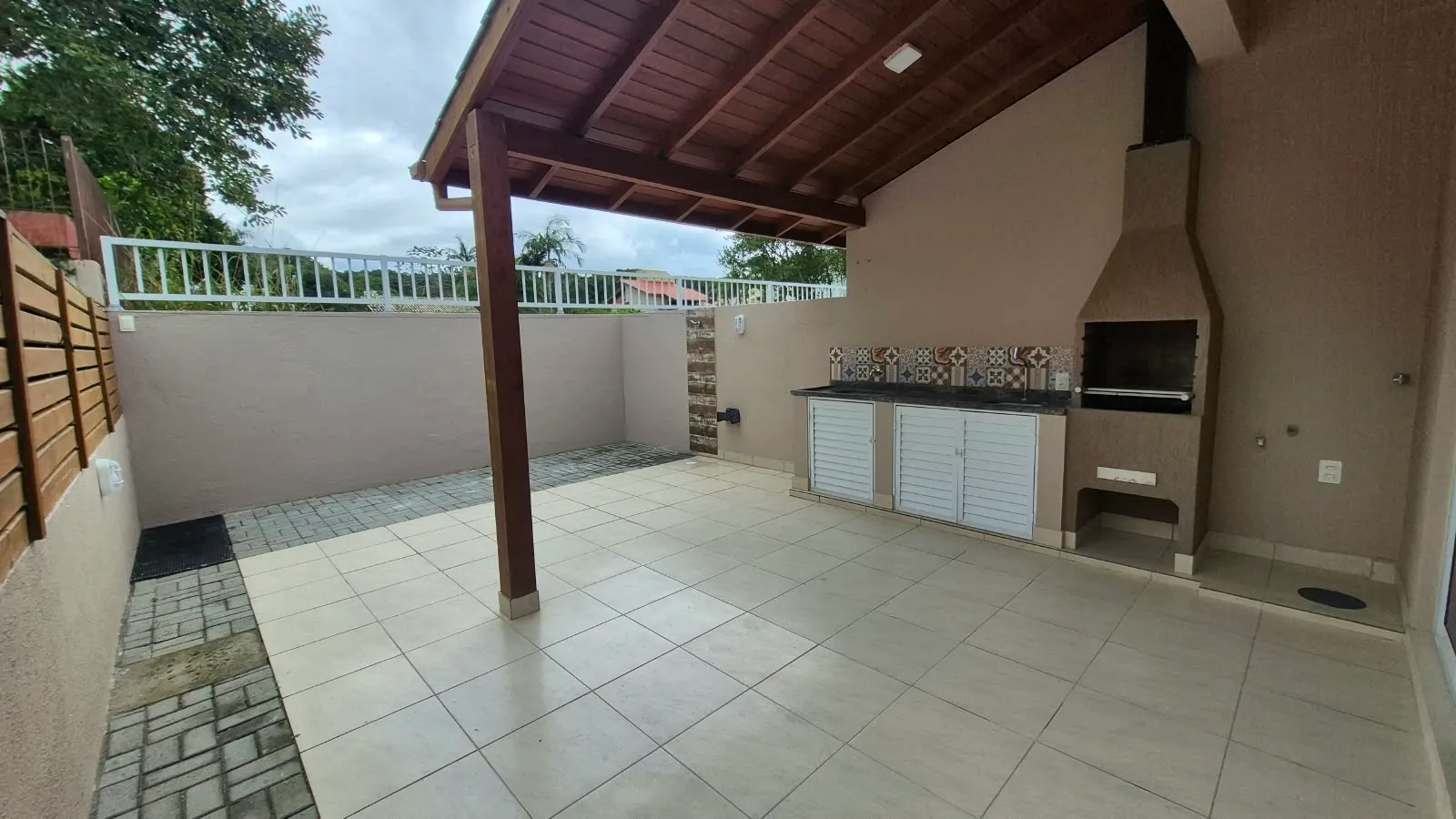 Parrilla privada y 3 dormitorios: casa de 125 m² — photo 22