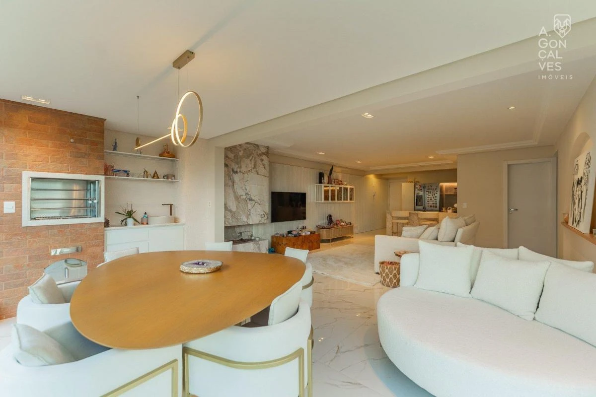 Water view in a 2-bedroom apartment, 106 m²