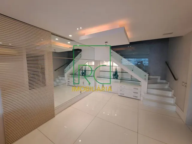 Penthouse with 3 bedrooms and 274 m², glass balcony — photo 19