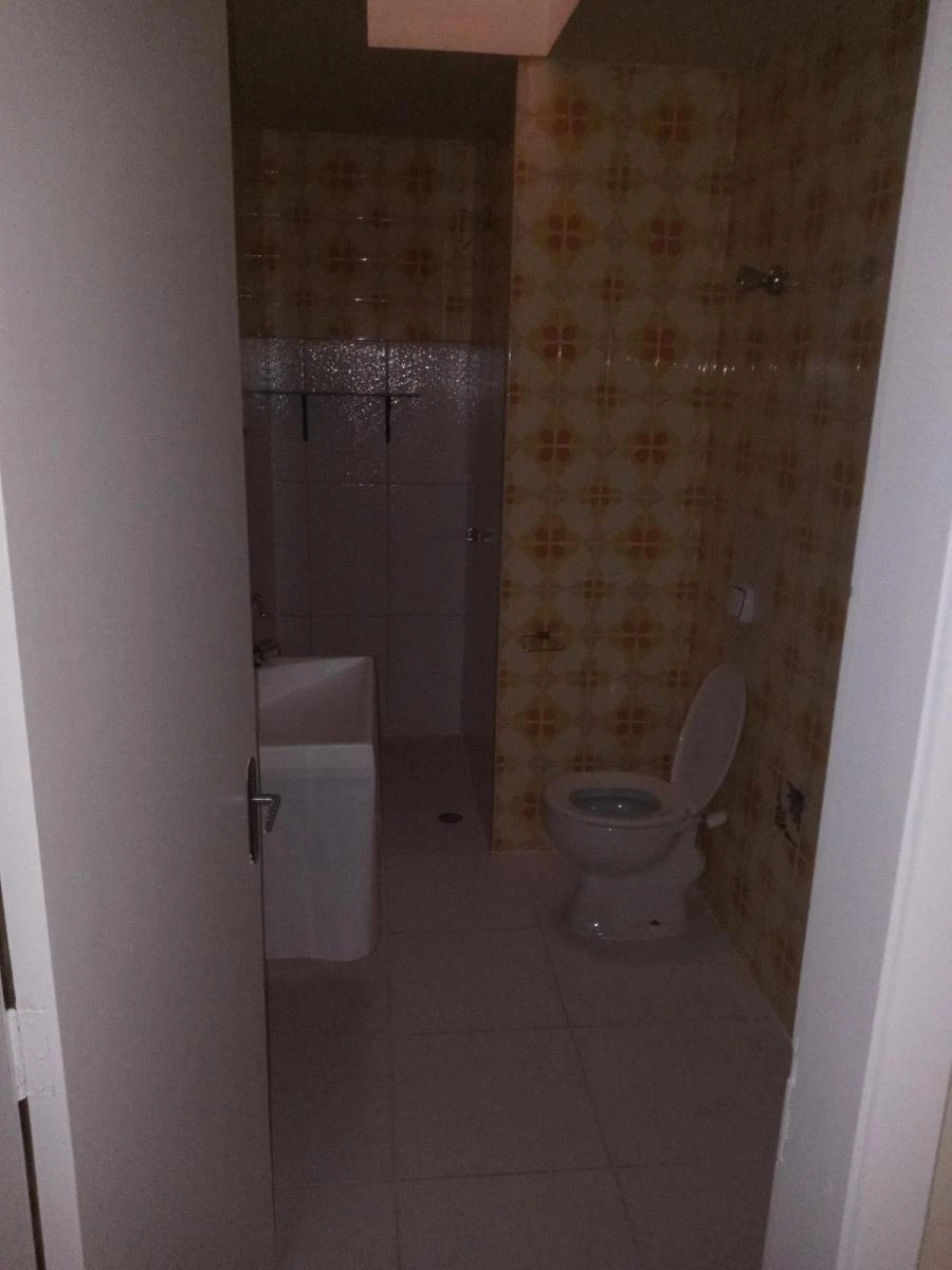 Walk-in closet in a 3-bedroom apartment, 140 m² — photo 5