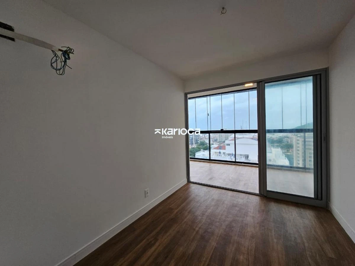 3-bedroom apartment with floor-to-ceiling windows — photo 17