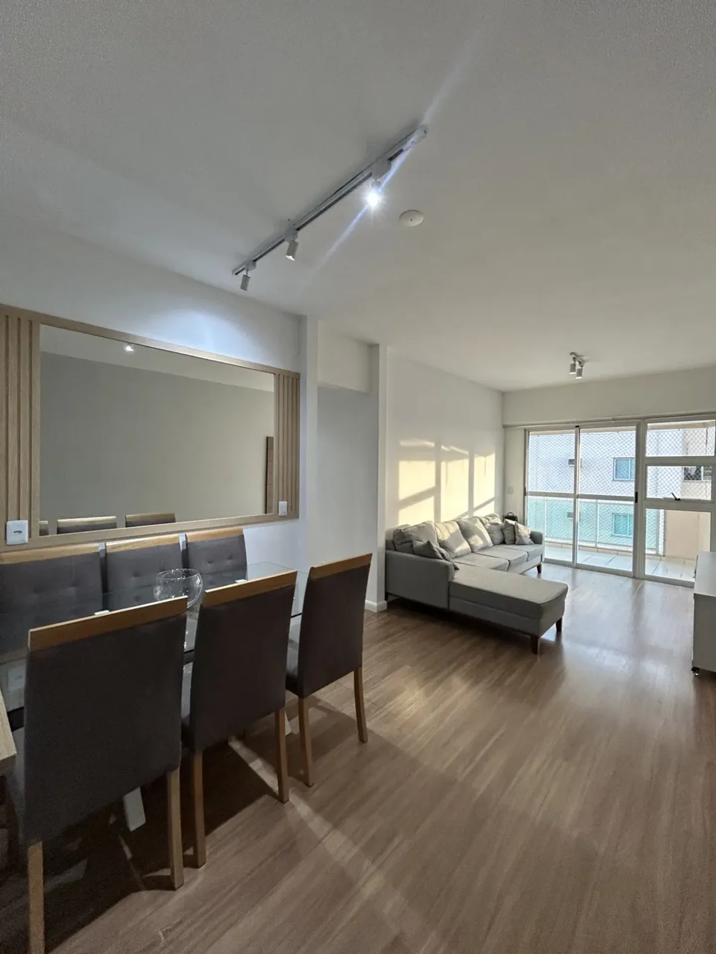 Apartment on the 8th floor with floor-to-ceiling windows
