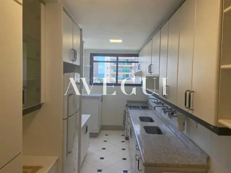 3-bedroom apartment with 4 bathrooms and a balcony — photo 6