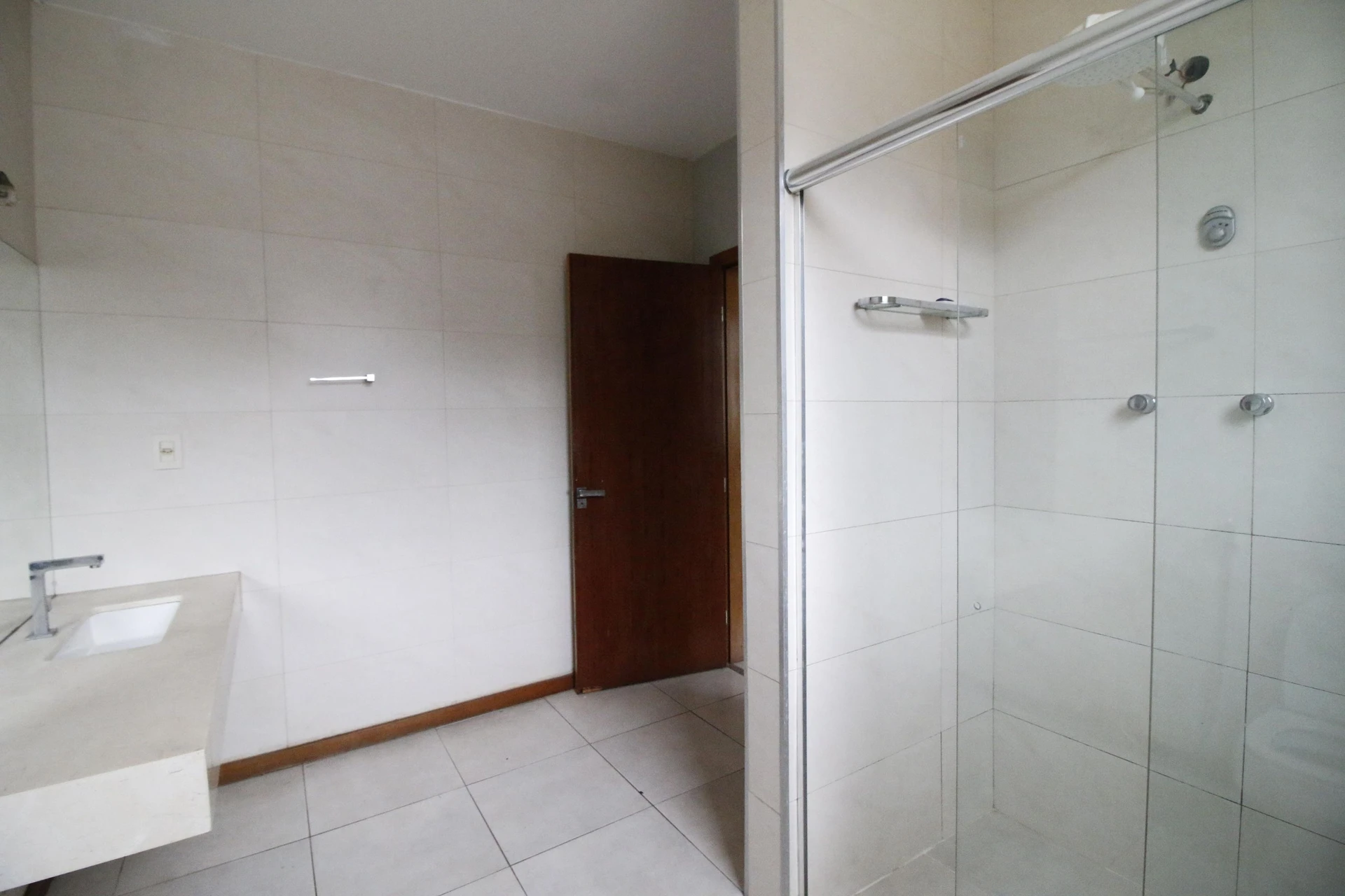Condo house with 4 bedrooms and 2 en-suites, 3 parking — photo 43