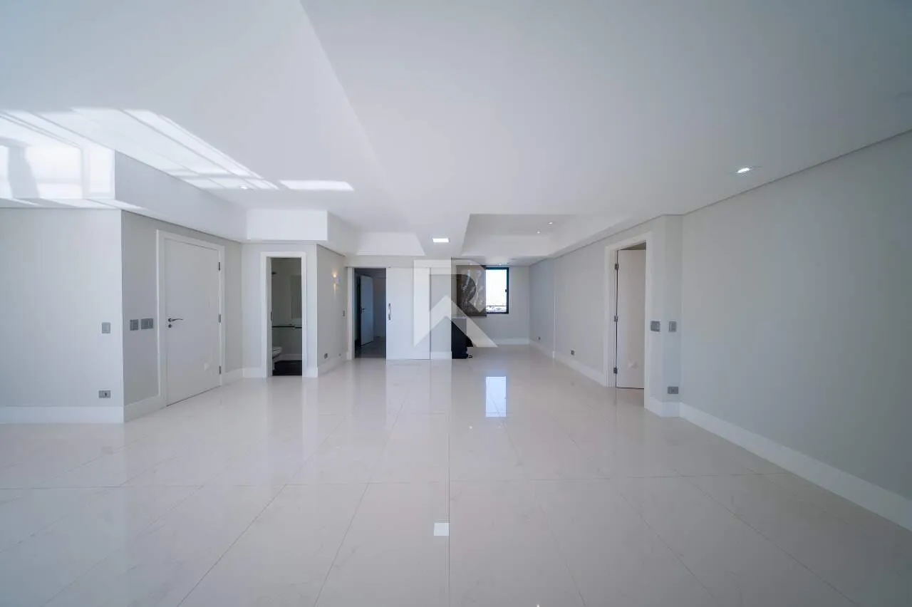 151 m² apartment with 3 bedrooms and 2 parking spots — photo 11