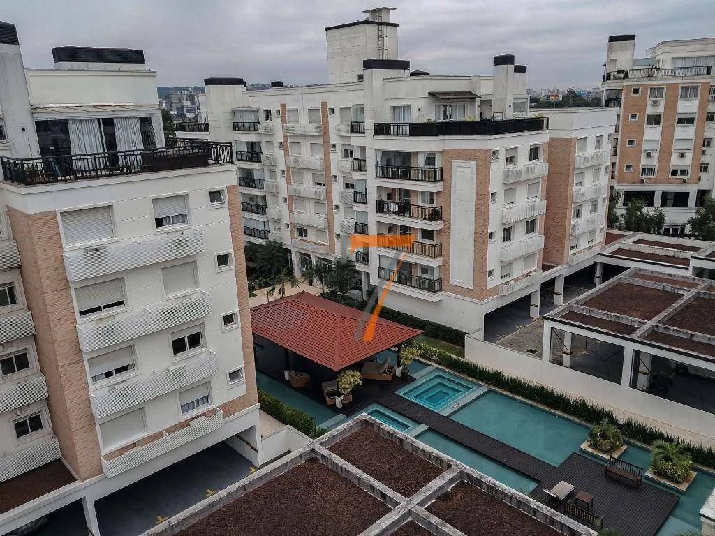 Furnished 230 m² apartment with 3 en-suite bedrooms — photo 3