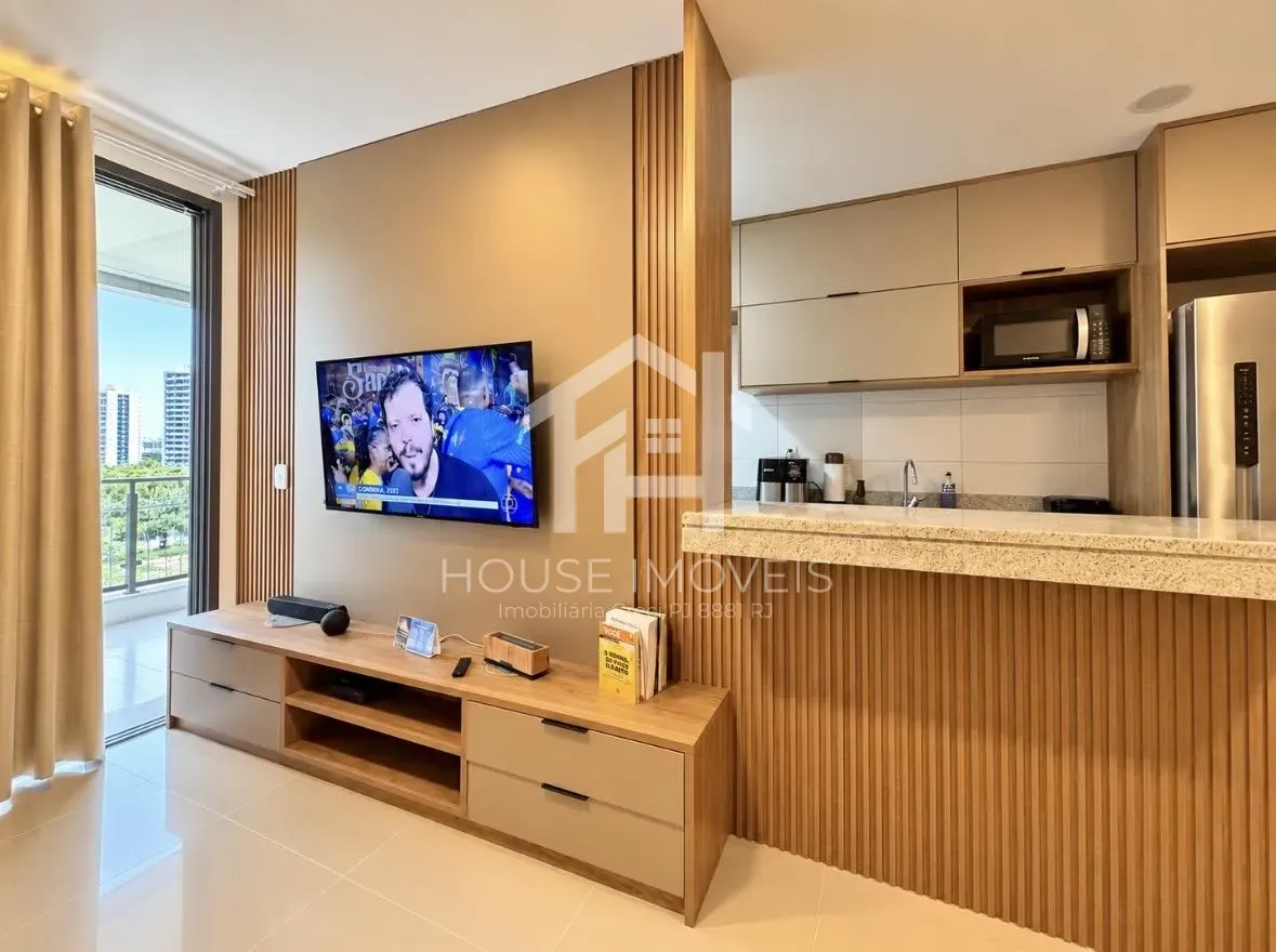 Walk-in closet in a 2-bedroom apartment, 87 m² — photo 6