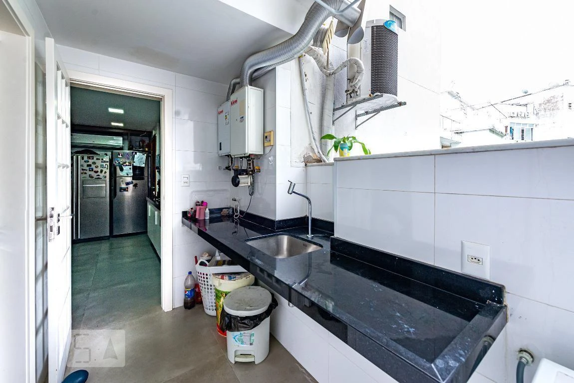 Rental apartment with 4 bedrooms and 200 m² — photo 32