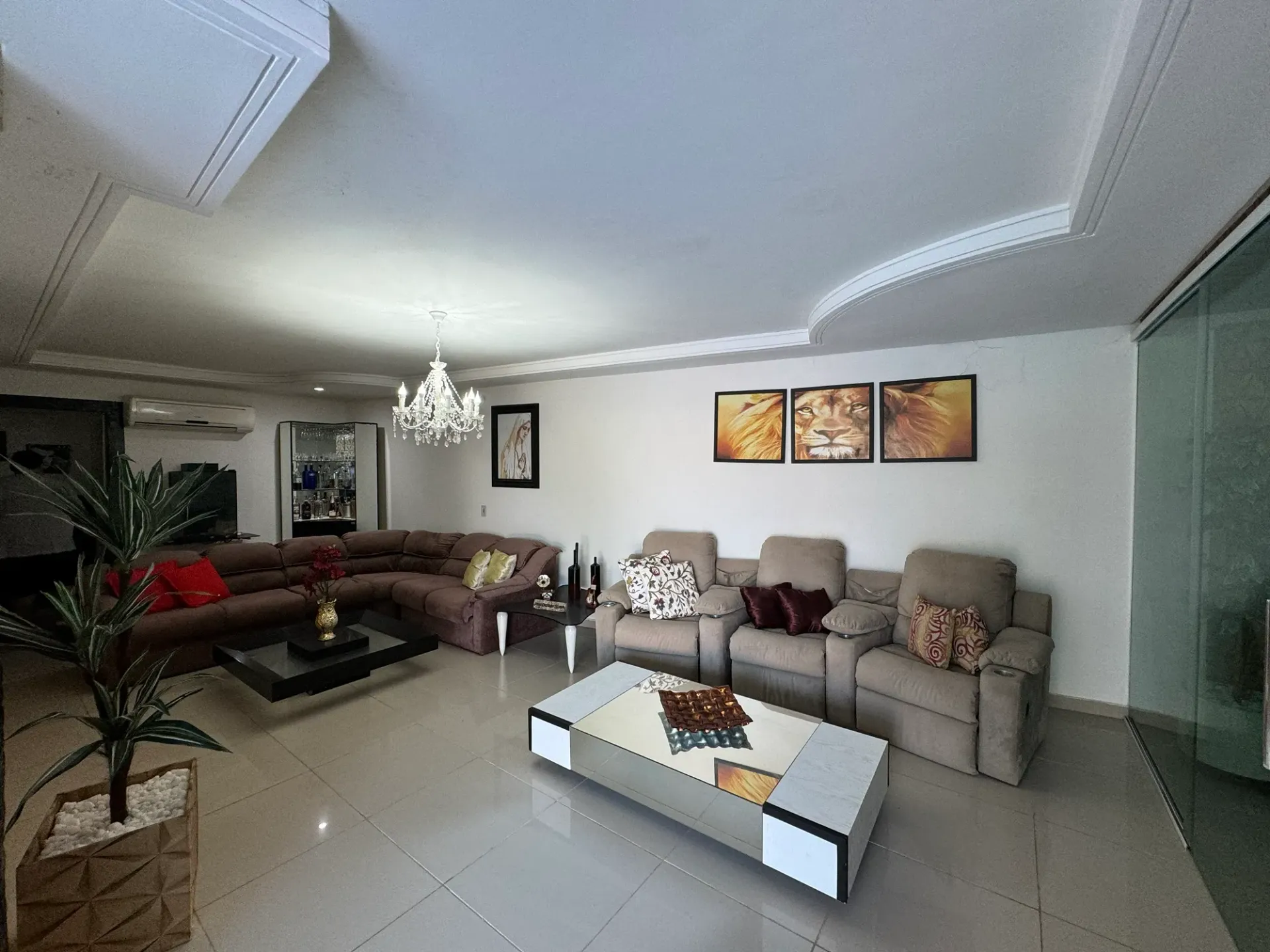 Furnished house with 5 en-suite bedrooms and private garden — photo 14