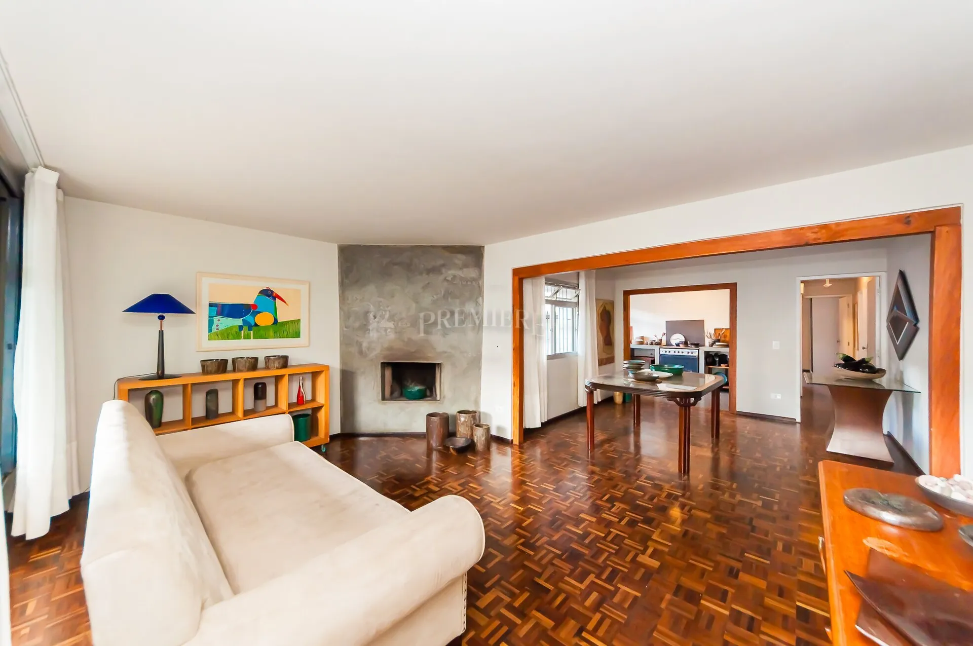 230 m² unfurnished apartment with 4 bedrooms and private garden