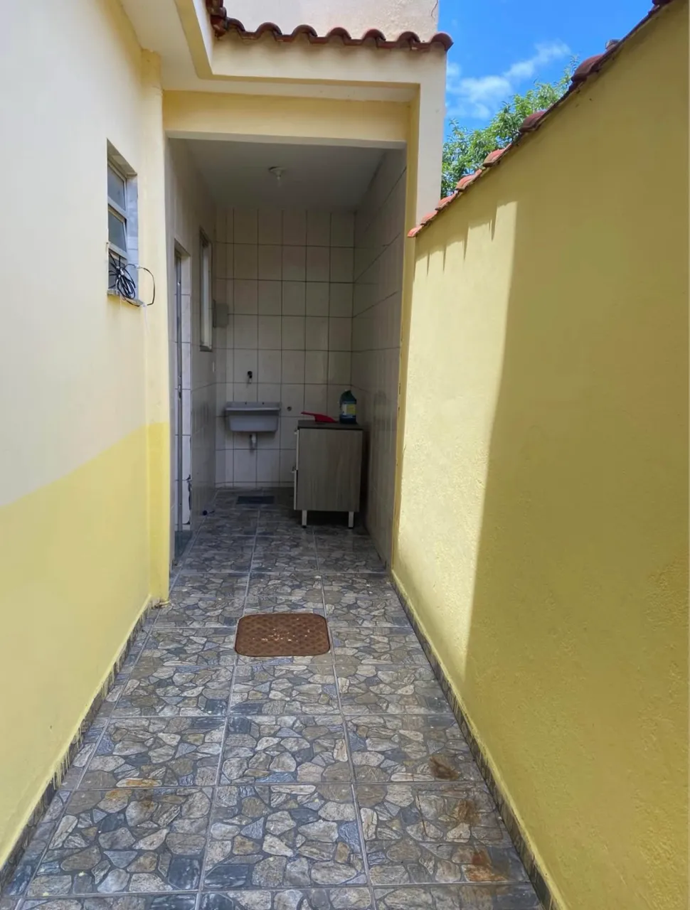 Casa com 2 quartos e 1 banheiro, cozinha com armários — photo 11