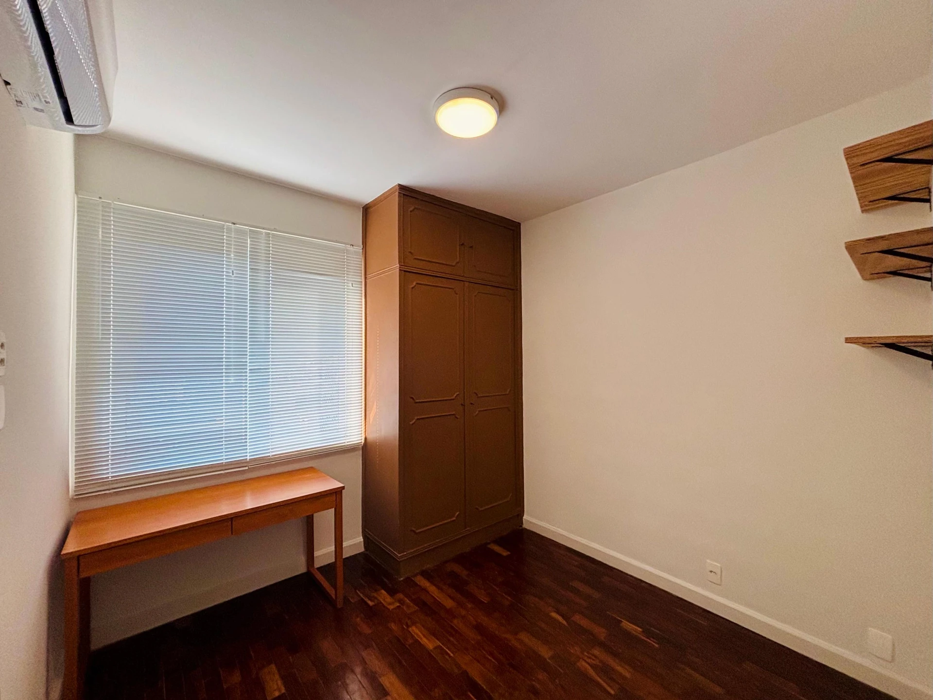 2-bedroom apartment with a mountain view in Rio de Janeiro — photo 22