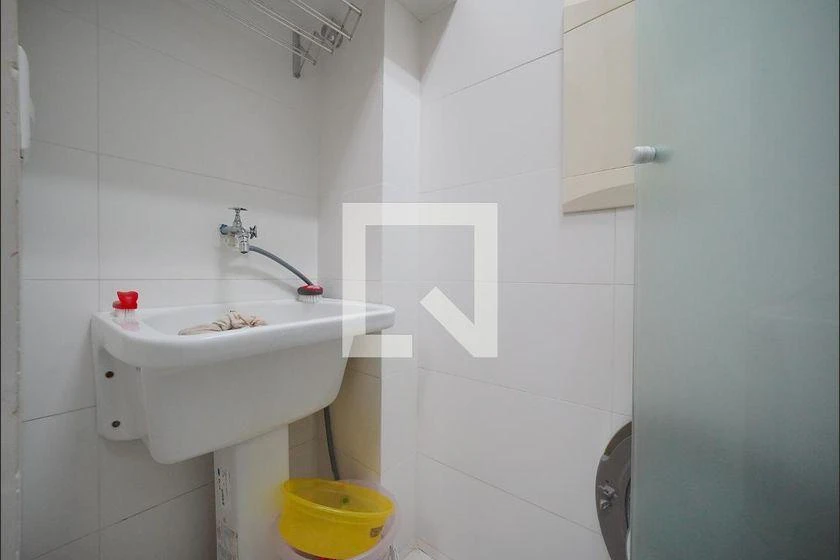 One-bedroom apartment in a building with a gym — photo 22