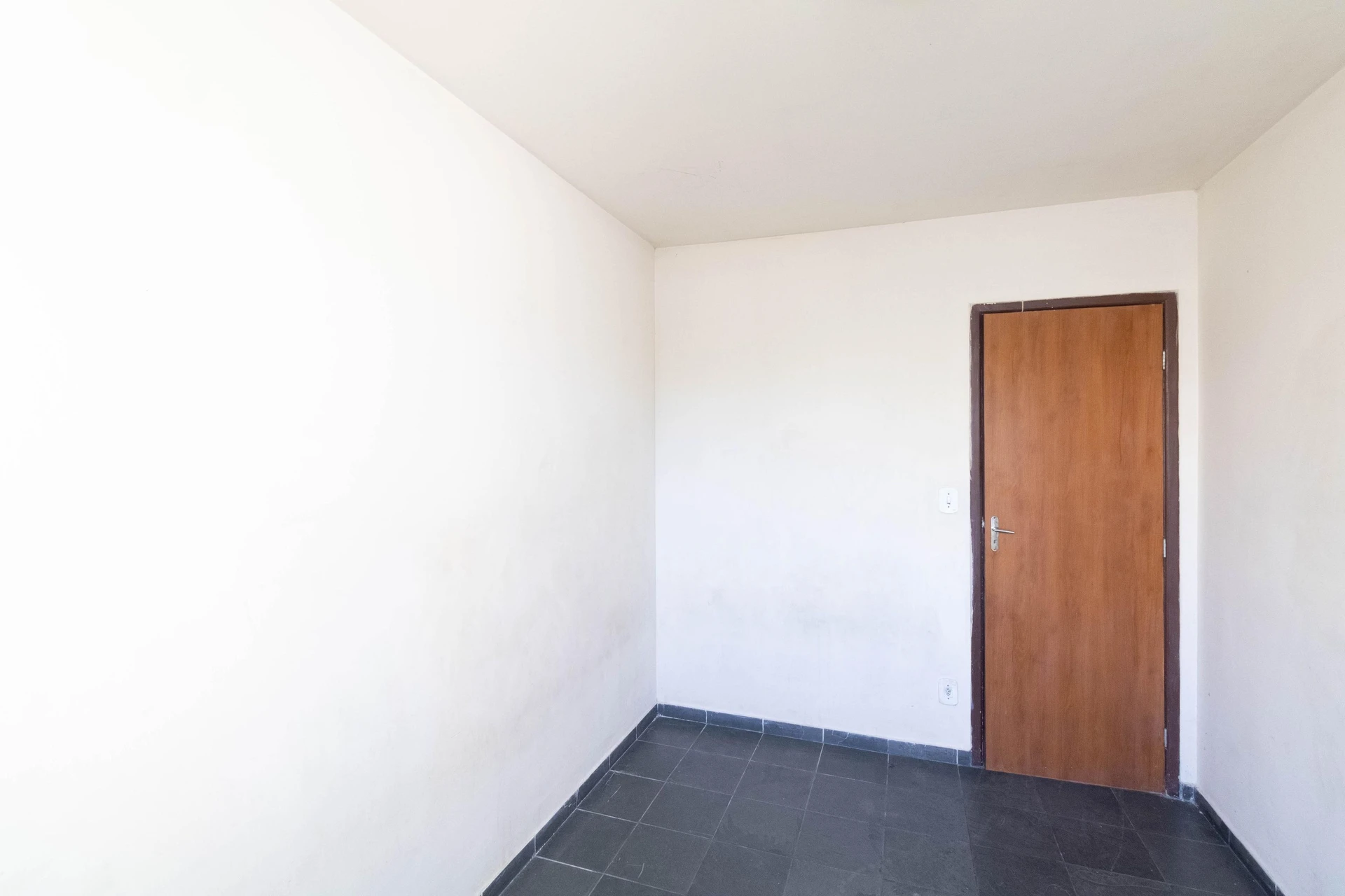 2-bedroom apartment in a building with a gym — photo 23