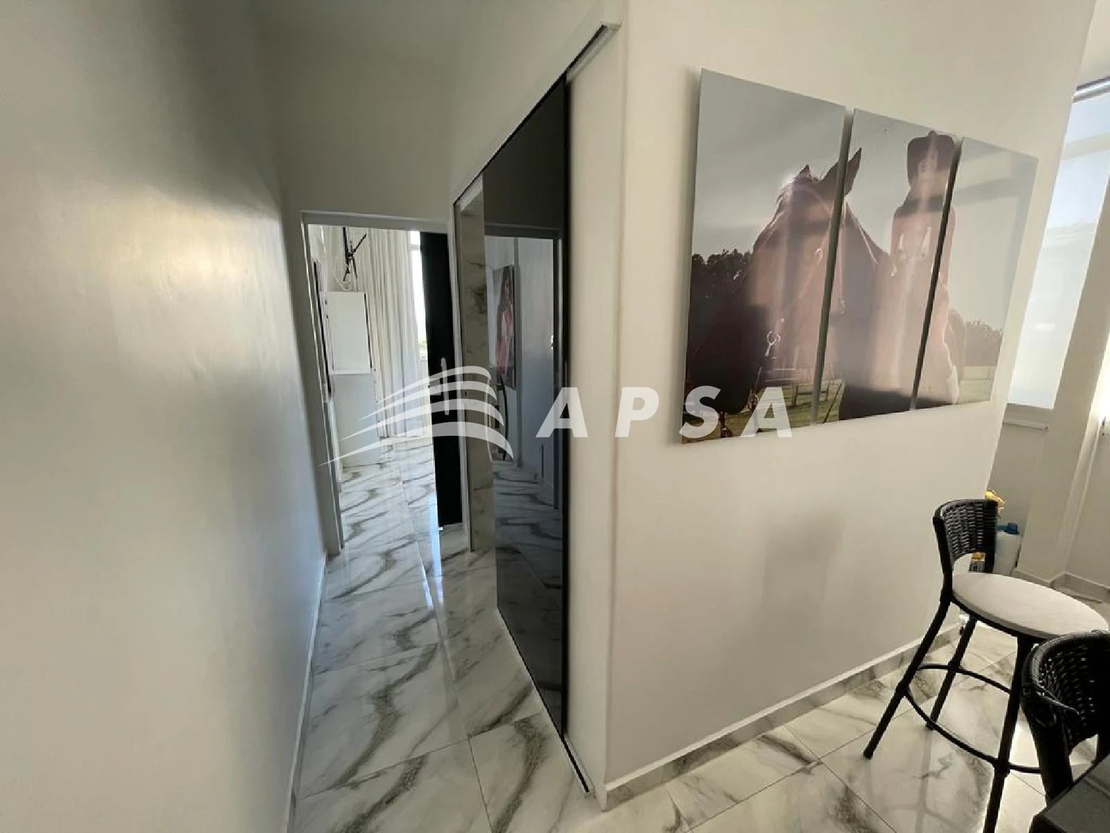 Furnished 1-bedroom apartment with enclosed balcony — photo 7