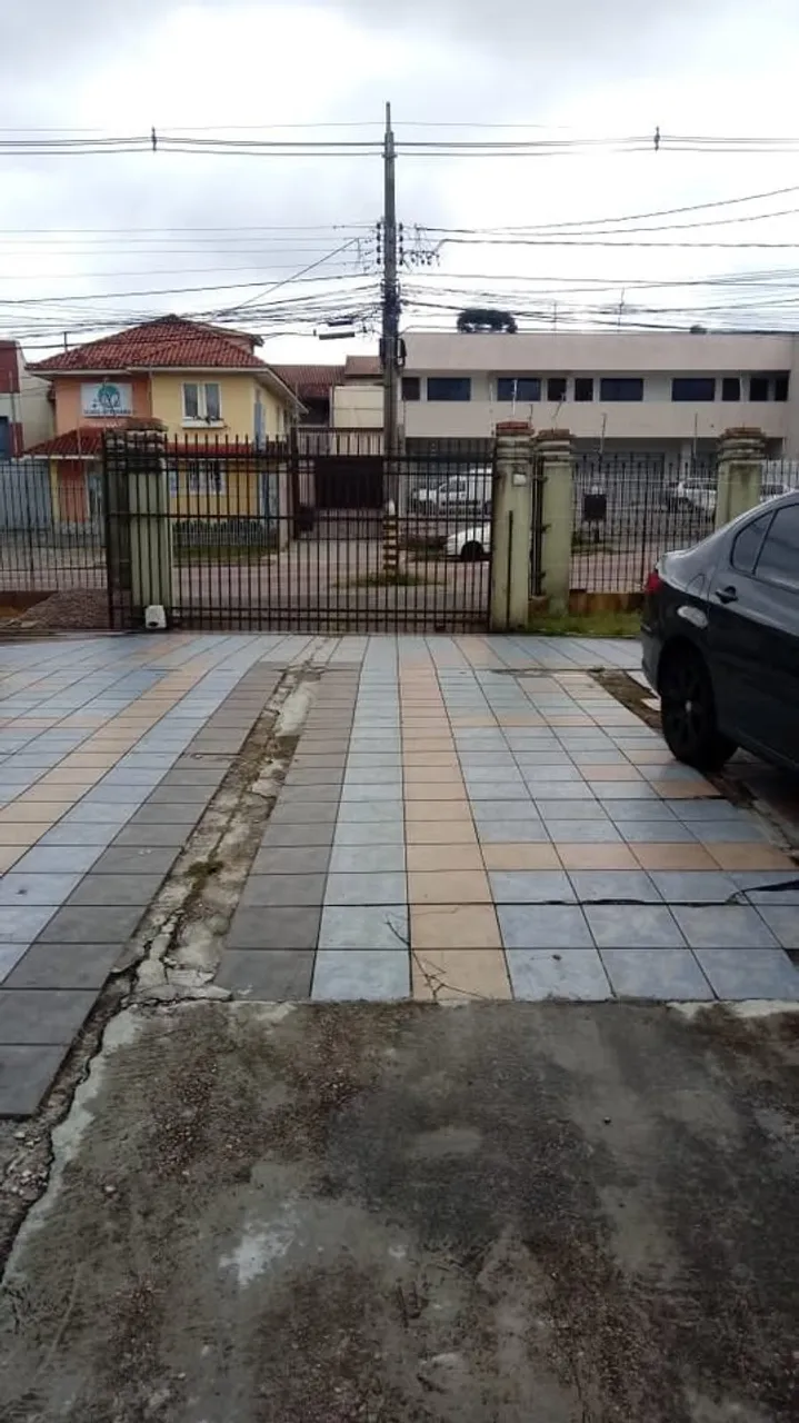 Estúdio sem mobília com cozinha aberta a gás e área de lavanderia — photo 12