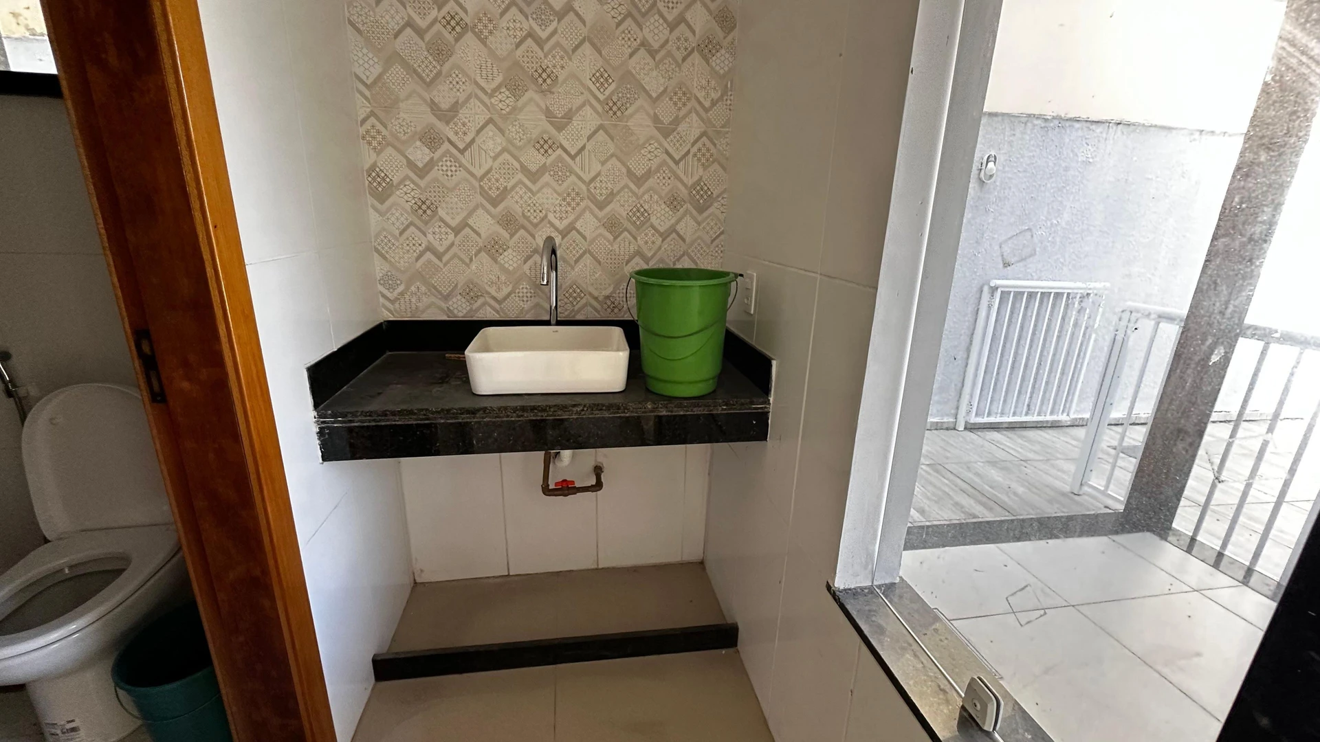 Casa com 4 quartos e 3 suítes, 2 vagas de garagem — photo 49