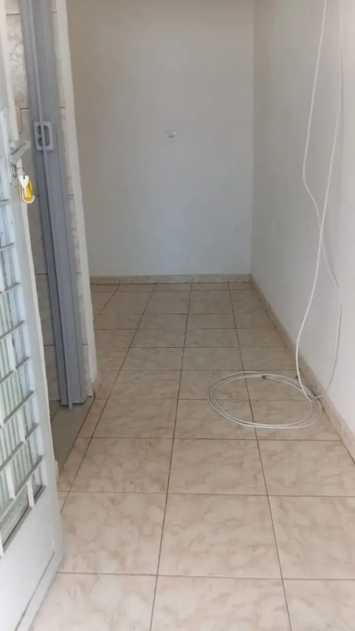 House with 1 bedroom and a closed-off fitted kitchen — photo 9