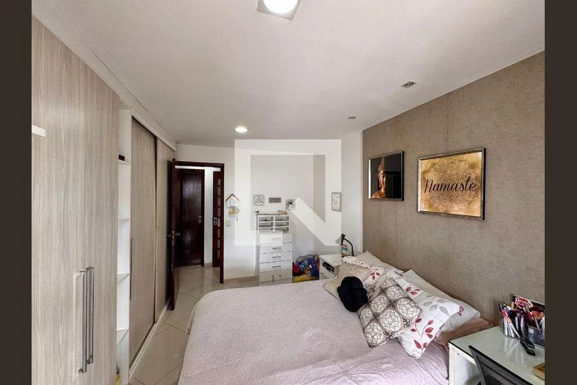 Glass-enclosed balcony in a 2-bedroom apartment, 115 m² — photo 19