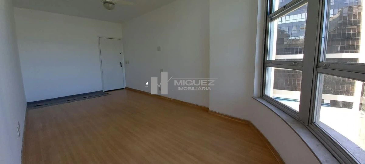 Apartamento de 190 m² com 3 quartos e vaga, cozinha fechada — photo 2