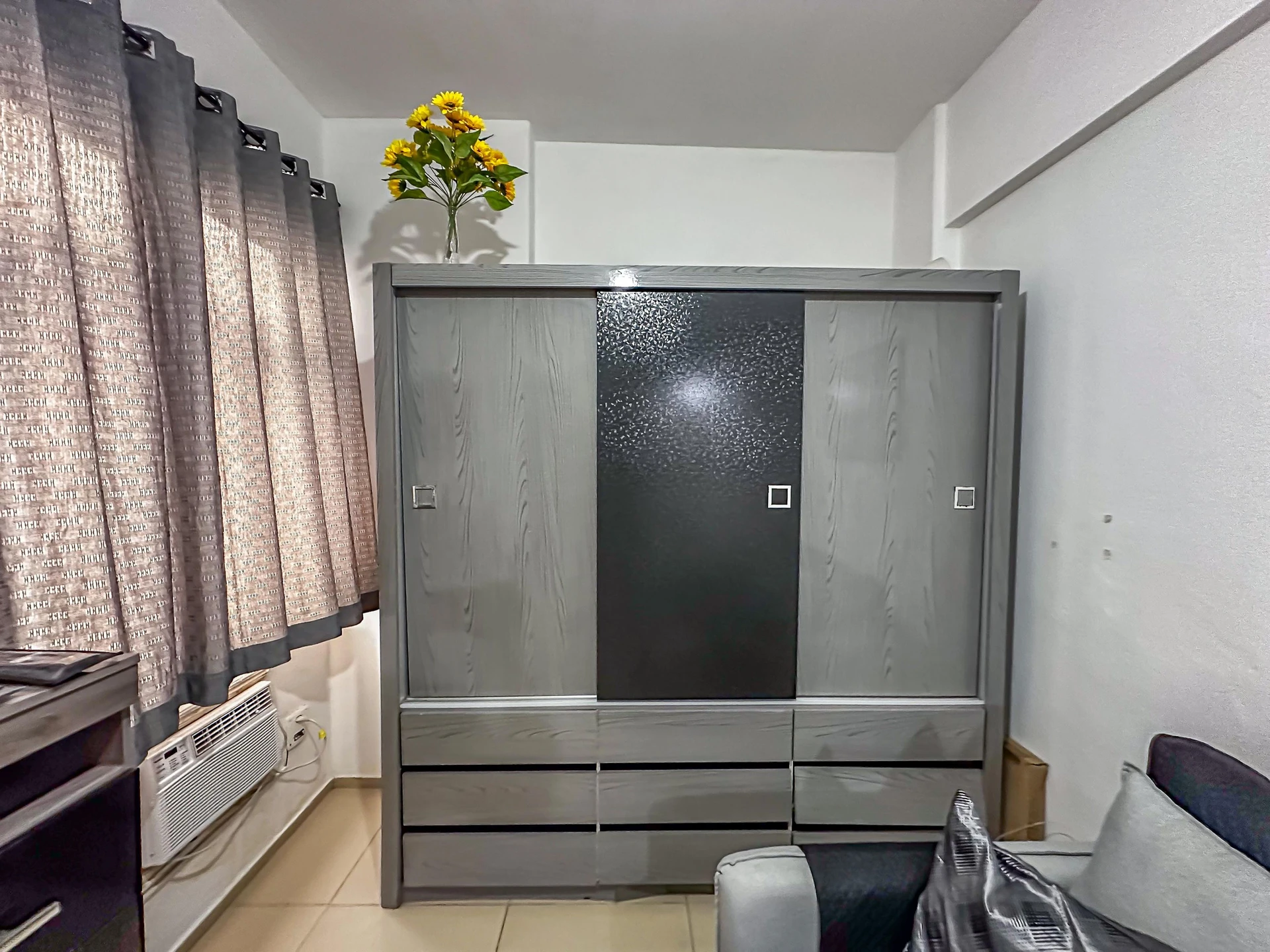 Furnished studio with 1 bedroom and 1 bathroom, gas stove — photo 18