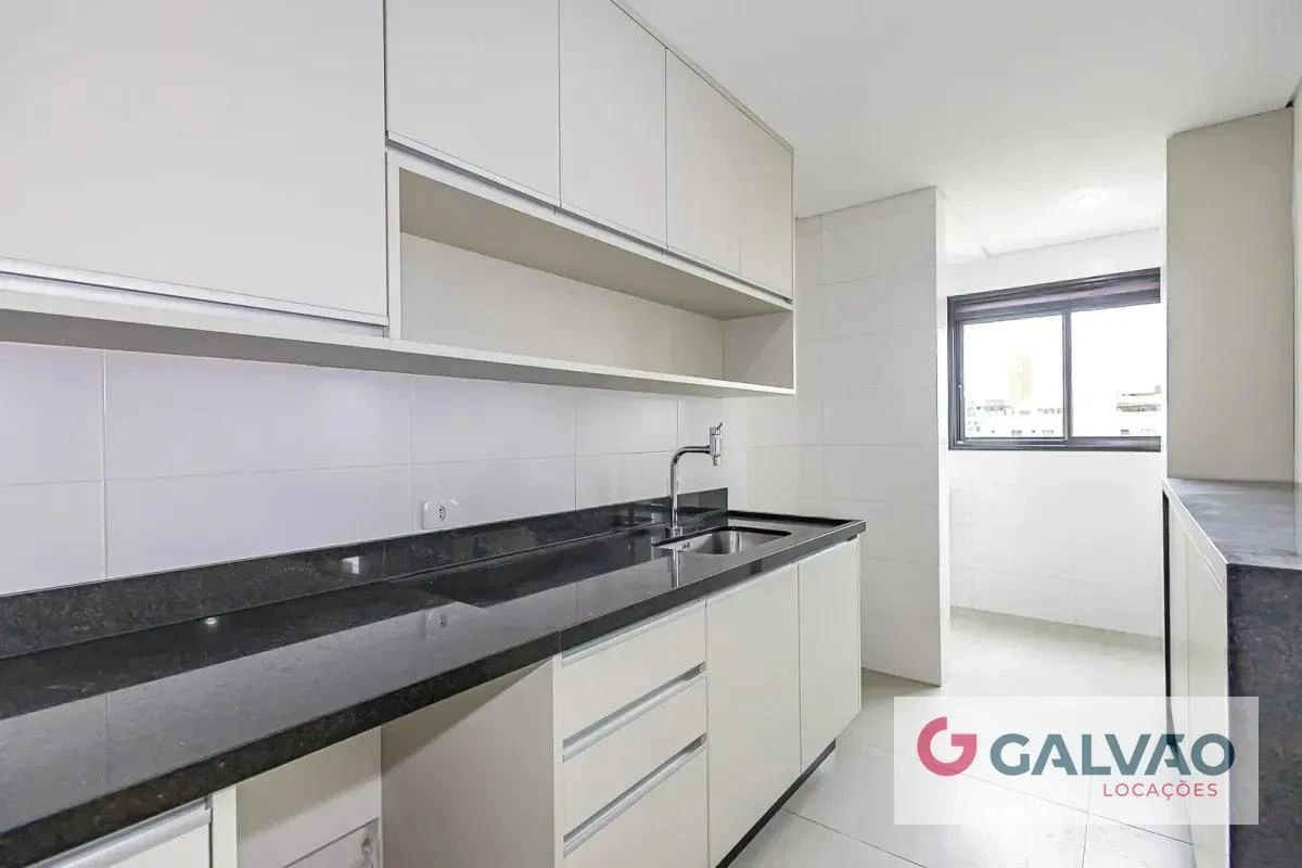 Apartamento de 2 quartos com varanda envidraçada, Água Verde