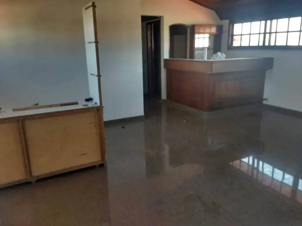House with 4 bedrooms, 5 bathrooms and gas kitchen, 755 m² — photo 29