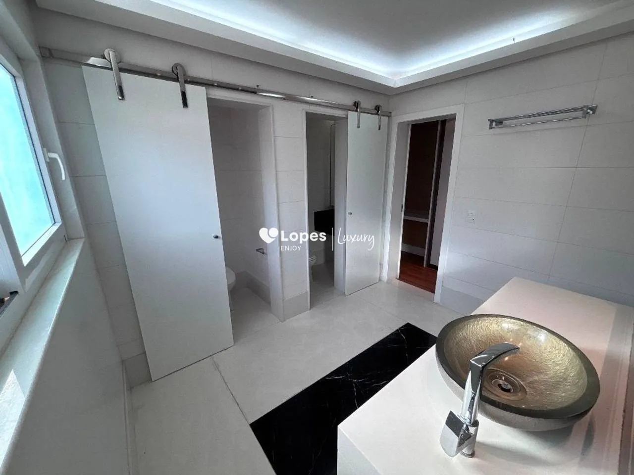 Unfurnished house for rent with 5 bedrooms and 5 baths — photo 20